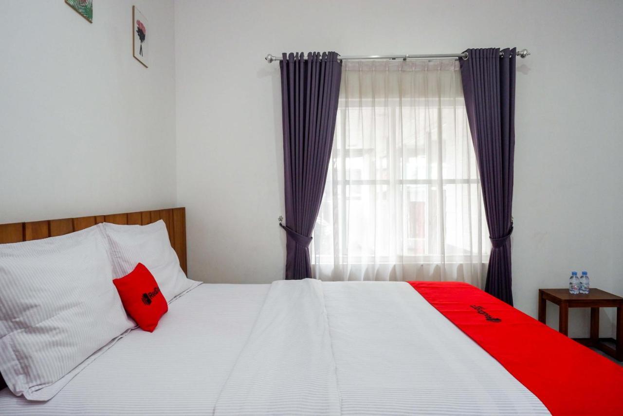 Reddoorz Near Xt Square 4 Hotel 2*